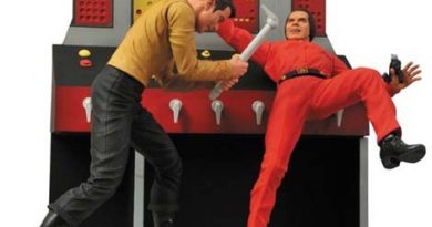 Kirk versus Khan figures.