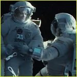 Gravity (2013), a film review by Mark R. Leeper. Gravity (2013), a film review by Mark R. Leeper.