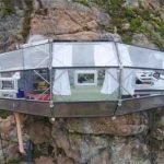 Peru’s glass mountain-mounted hotel. Peru’s glass mountain-mounted hotel.