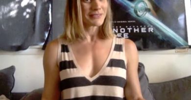 Katee Sackhoff interviewed (video: August 2019).